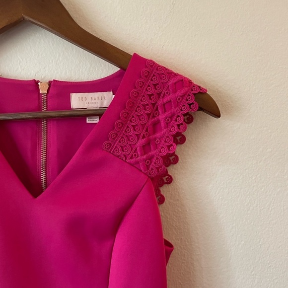 Ted Baker Elayna Tiered Pink Lace Sleeveless V-Neck Mini Bright Skater Dress - Picture 2 of 6